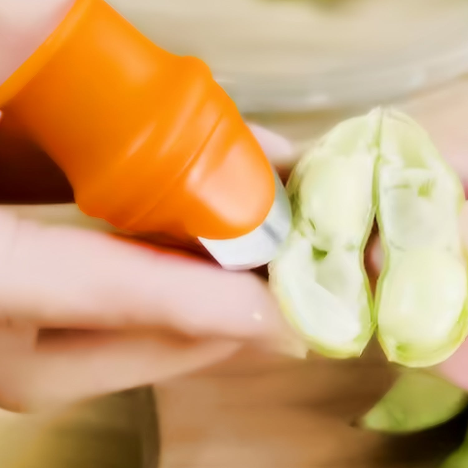 Thumb Knife Cutter with Silicone Finger Guard (1 Pc)